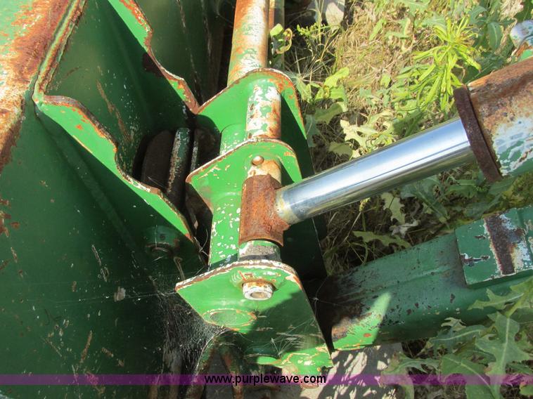 image for item I6174 Farm Hand F140B loader