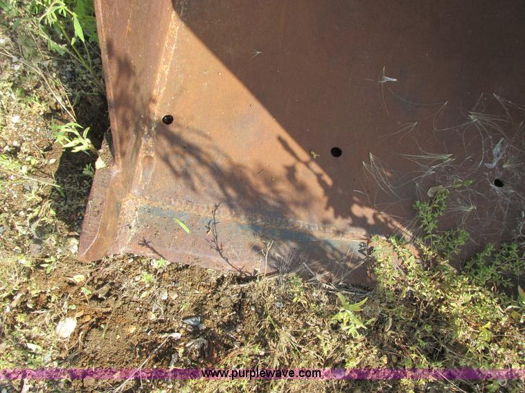 image for item I6174 Farm Hand F140B loader