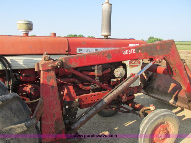 image for item I6176 McCormick Farmall 560 tractor