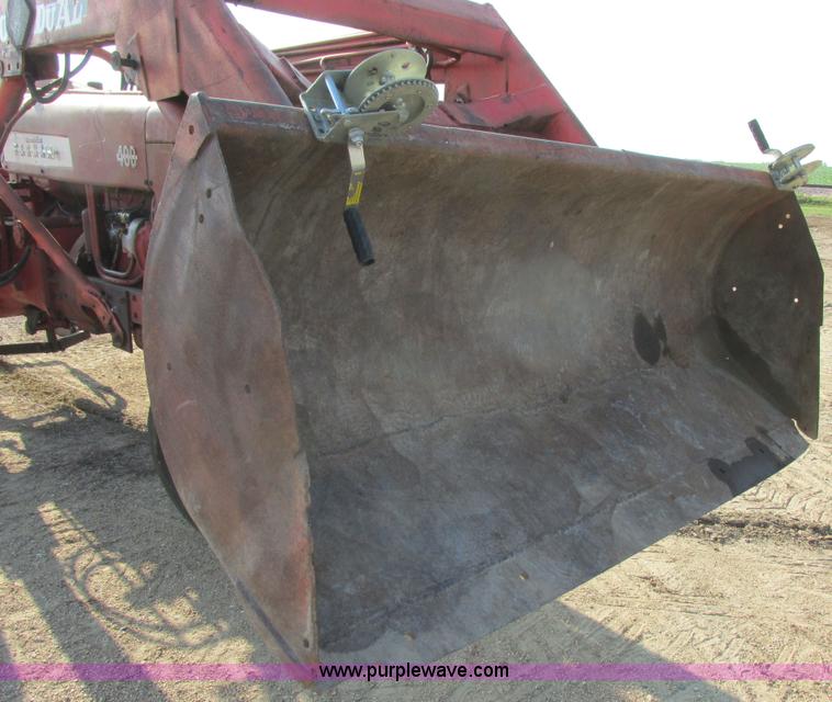 image for item I6177 McCormick Farmall 400 tractor