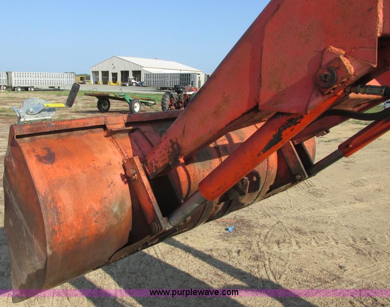 image for item I6177 McCormick Farmall 400 tractor