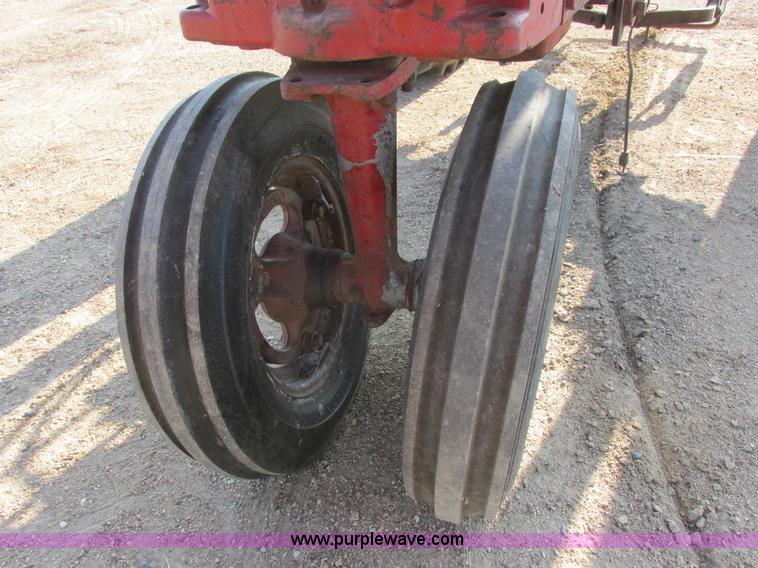 image for item I6177 McCormick Farmall 400 tractor