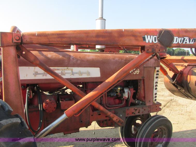 image for item I6177 McCormick Farmall 400 tractor