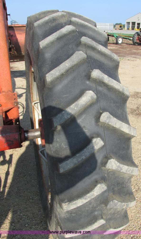 image for item I6177 McCormick Farmall 400 tractor