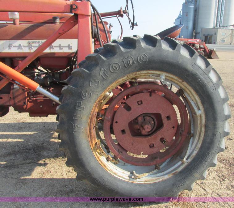 image for item I6177 McCormick Farmall 400 tractor