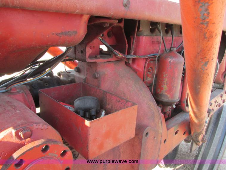 image for item I6177 McCormick Farmall 400 tractor