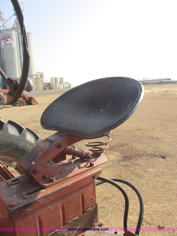 image for item I6177 McCormick Farmall 400 tractor