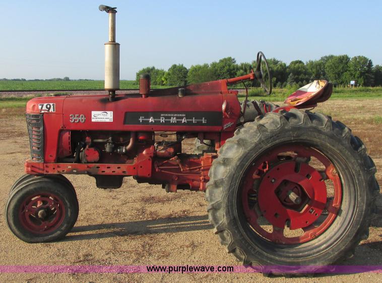 image for item I6178 McCormick Farmall 350 tractor