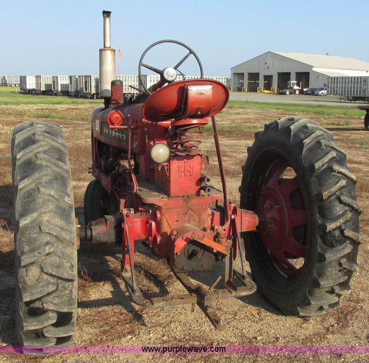 image for item I6178 McCormick Farmall 350 tractor