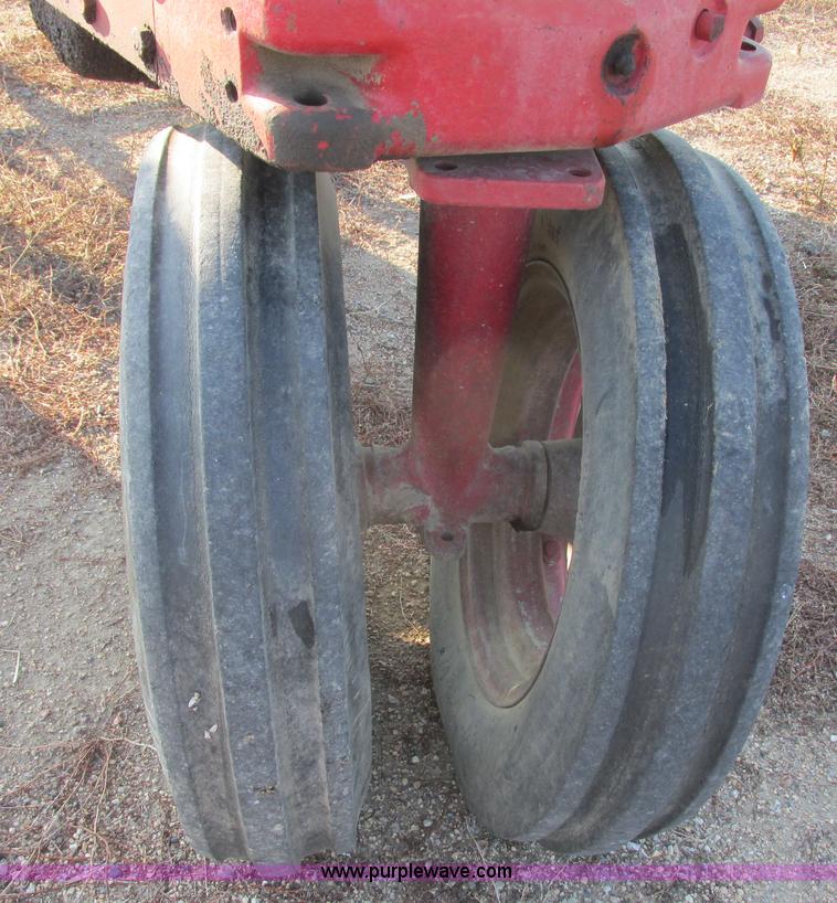 image for item I6178 McCormick Farmall 350 tractor