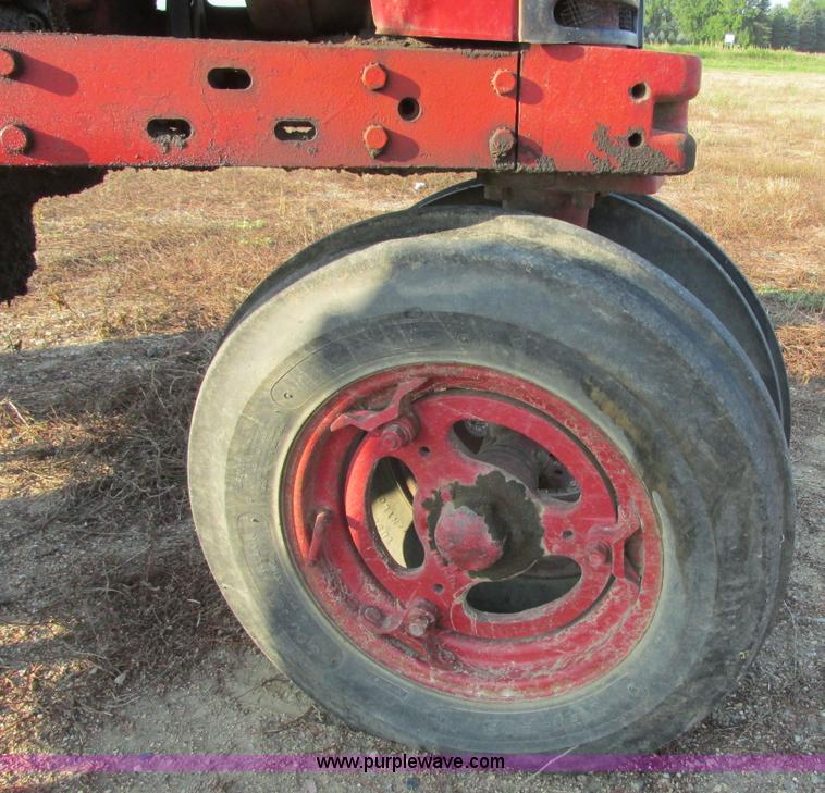 image for item I6178 McCormick Farmall 350 tractor