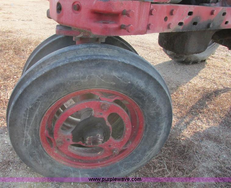 image for item I6178 McCormick Farmall 350 tractor