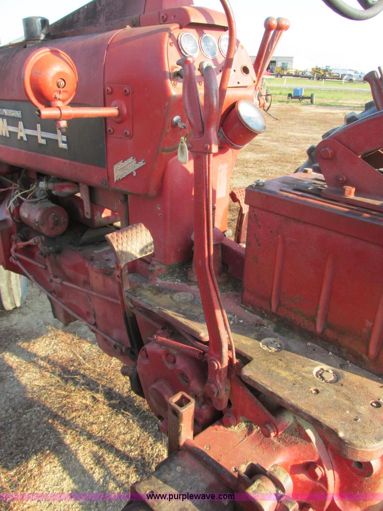 image for item I6178 McCormick Farmall 350 tractor