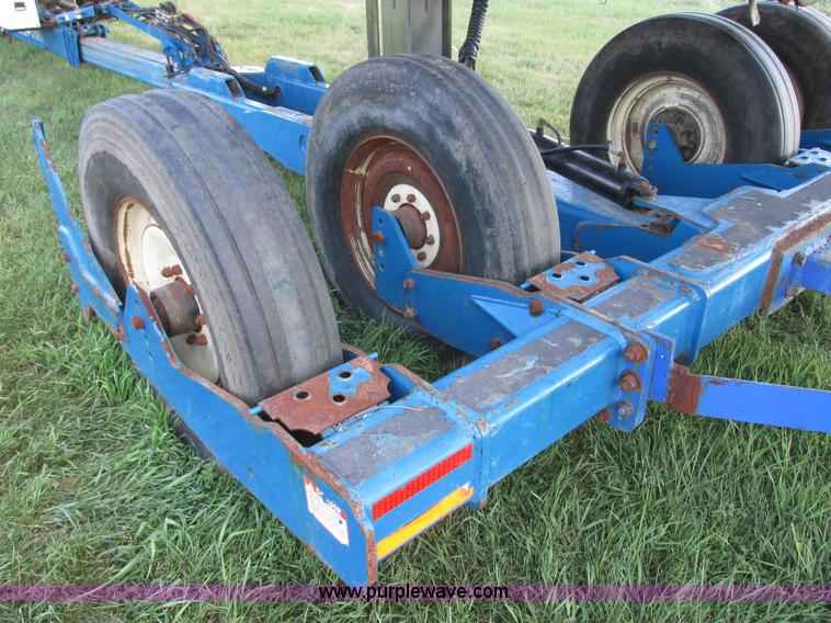 image for item I6192 2006 Kinze 3650 planter