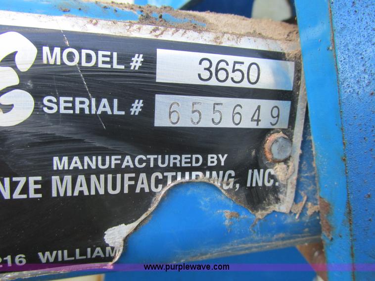 image for item I6192 2006 Kinze 3650 planter