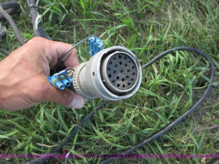 image for item I6192 2006 Kinze 3650 planter