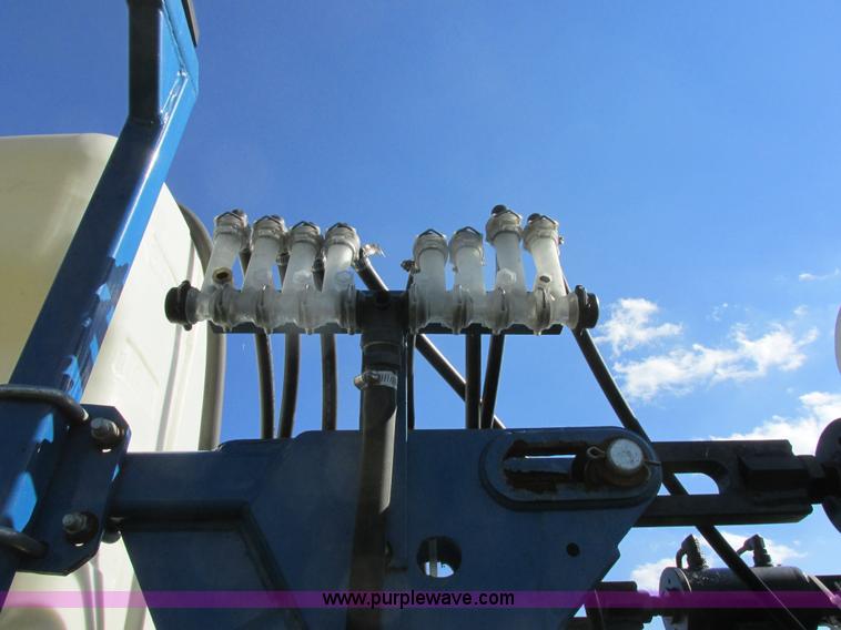 image for item I6192 2006 Kinze 3650 planter