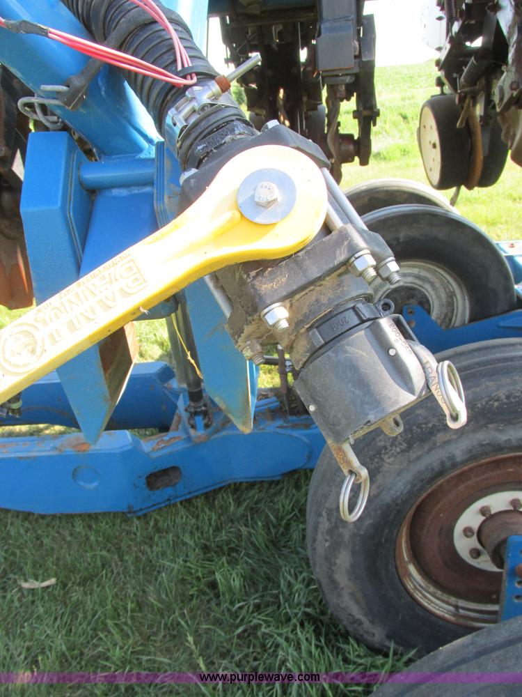 image for item I6192 2006 Kinze 3650 planter