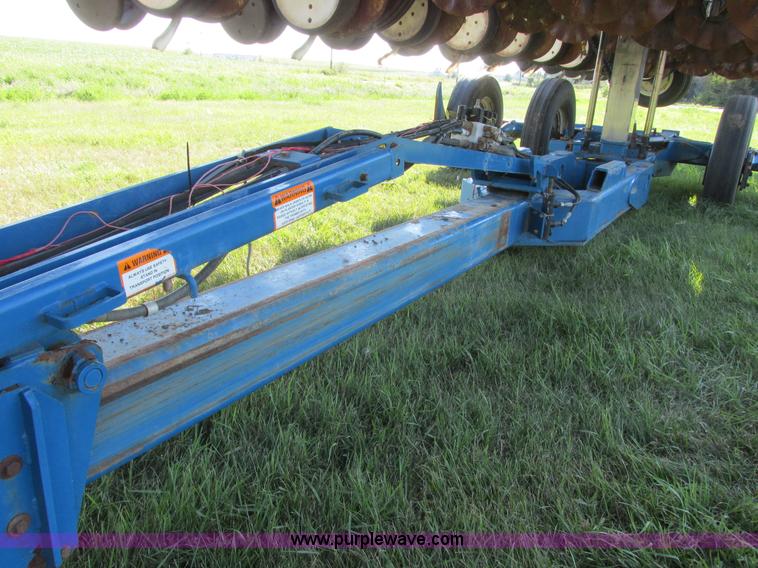 image for item I6192 2006 Kinze 3650 planter