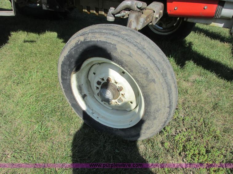 image for item I6193 1979 Massey Ferguson 255 tractor