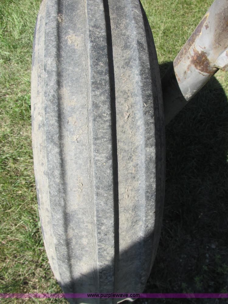 image for item I6193 1979 Massey Ferguson 255 tractor