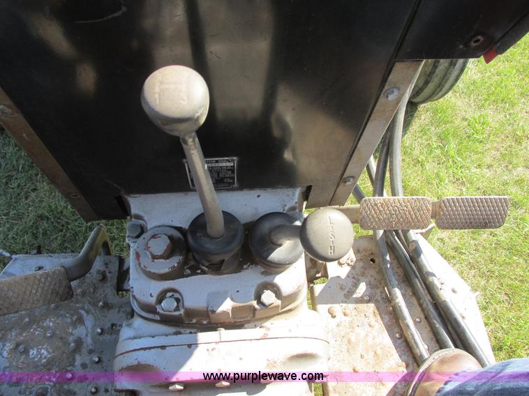 image for item I6193 1979 Massey Ferguson 255 tractor