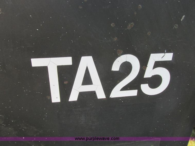 image for item I6193 1979 Massey Ferguson 255 tractor