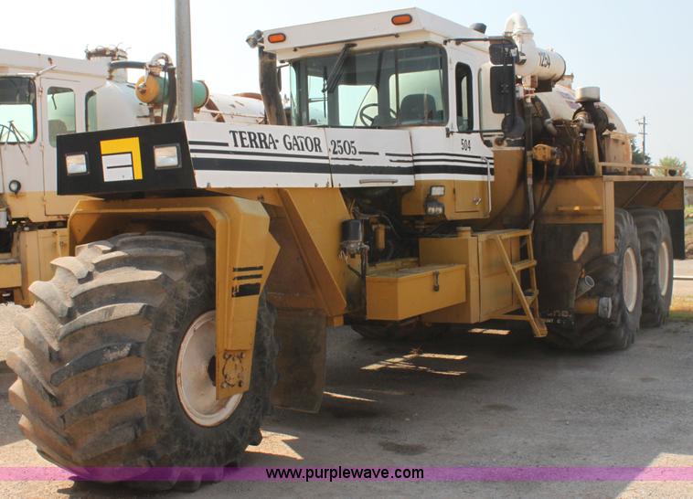 image for item I7260 Ag-Chem TerraGator 2505 floater