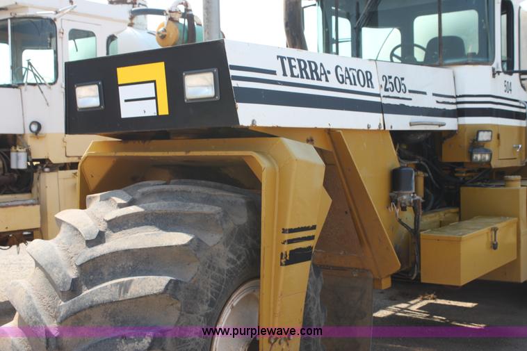 image for item I7260 Ag-Chem TerraGator 2505 floater