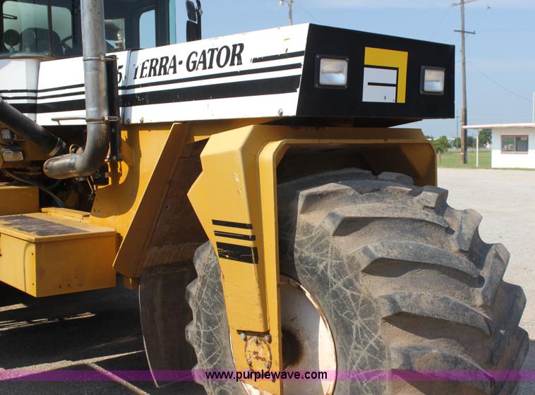 image for item I7260 Ag-Chem TerraGator 2505 floater