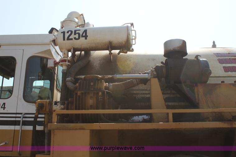 image for item I7260 Ag-Chem TerraGator 2505 floater