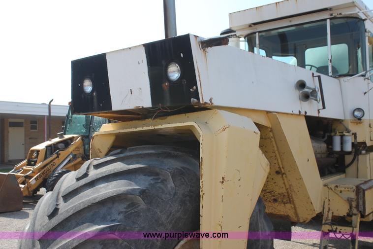 image for item I7261 Ag-Chem TerraGator 1603 floater