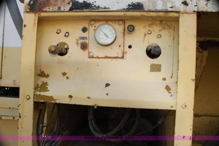 image for item I7261 Ag-Chem TerraGator 1603 floater