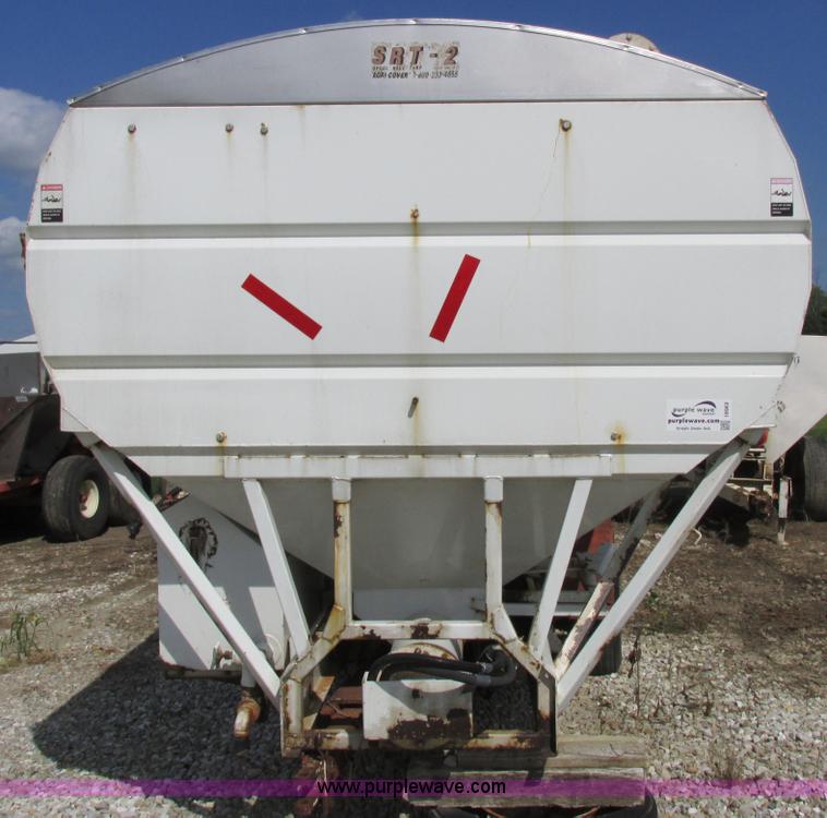 image for item I8963 Flo Max three hopper grain tender bed
