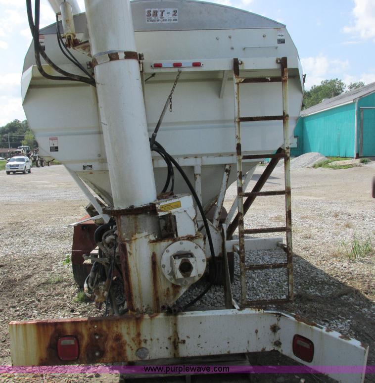 image for item I8963 Flo Max three hopper grain tender bed