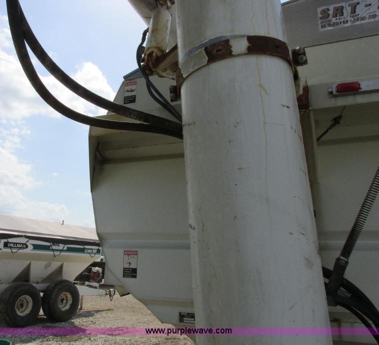 image for item I8963 Flo Max three hopper grain tender bed