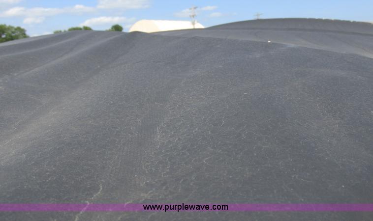 image for item I8964 1985 International F9370 tender truck