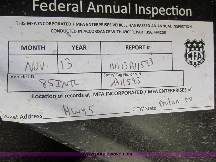 image for item I8964 1985 International F9370 tender truck