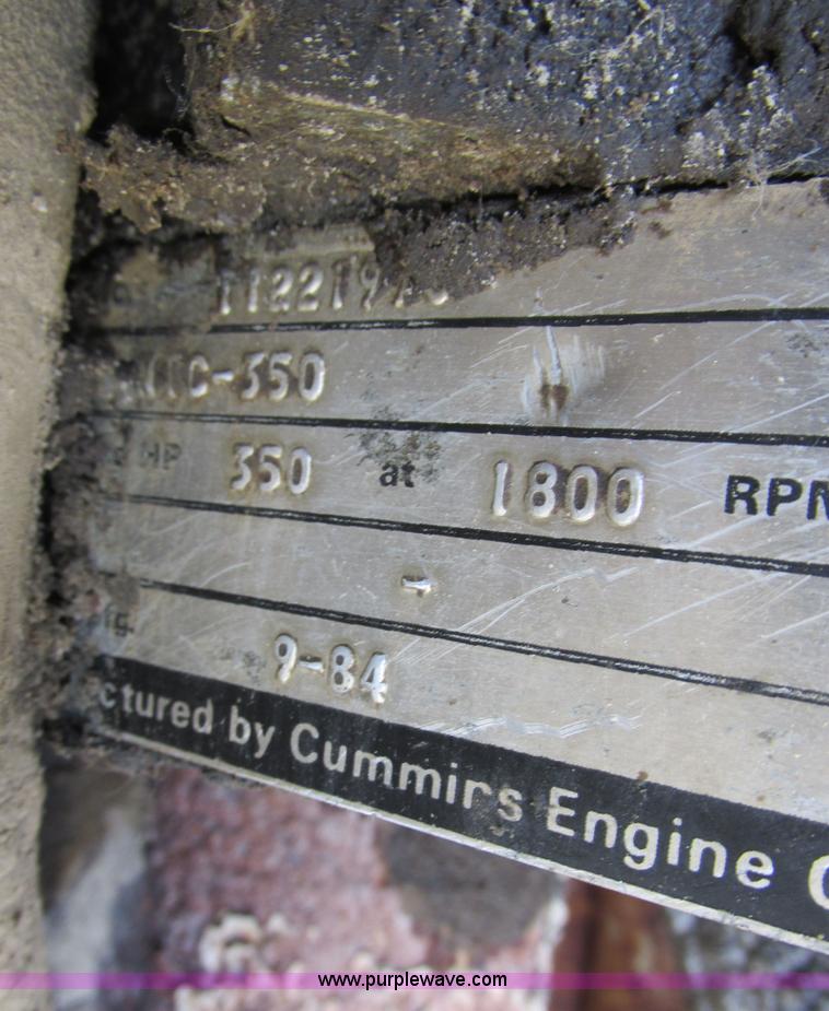 image for item I8964 1985 International F9370 tender truck