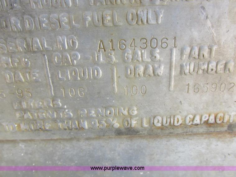 image for item I8964 1985 International F9370 tender truck