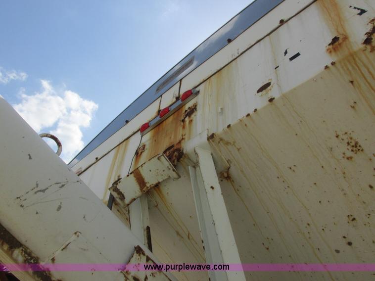 image for item I8964 1985 International F9370 tender truck