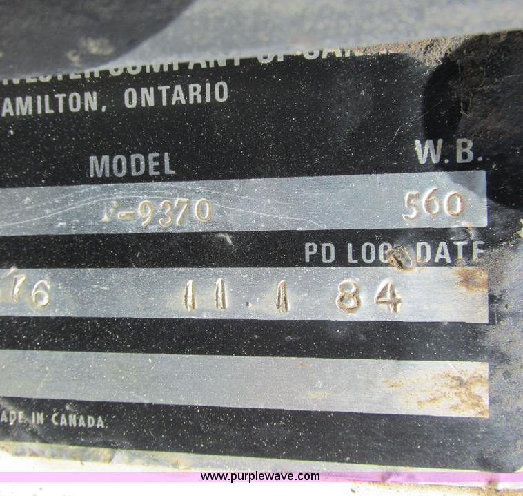 image for item I8964 1985 International F9370 tender truck