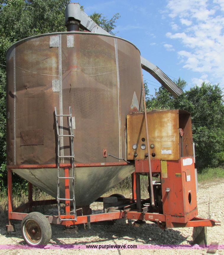 image for item I8965 G&T 570 grain dryer