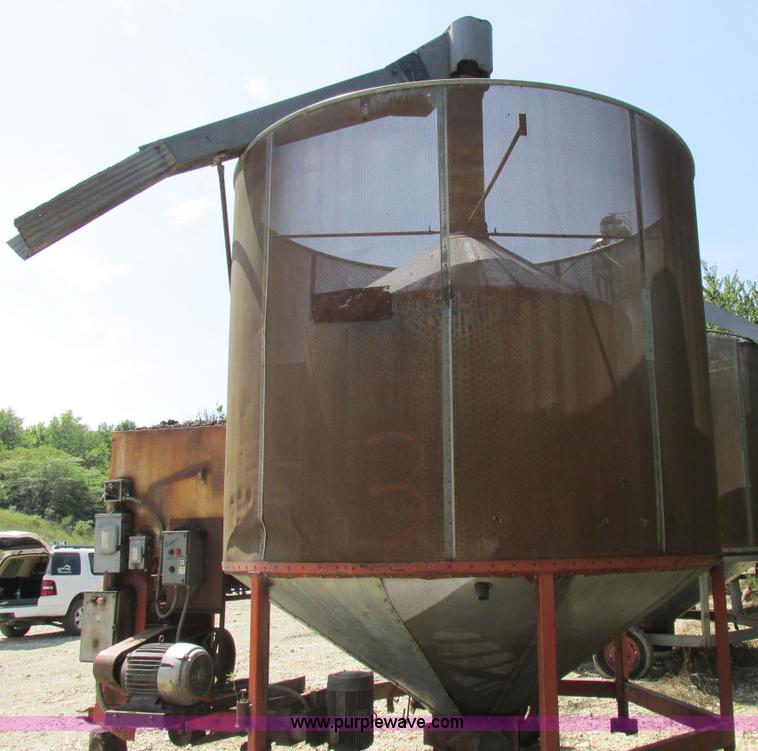 image for item I8965 G&T 570 grain dryer