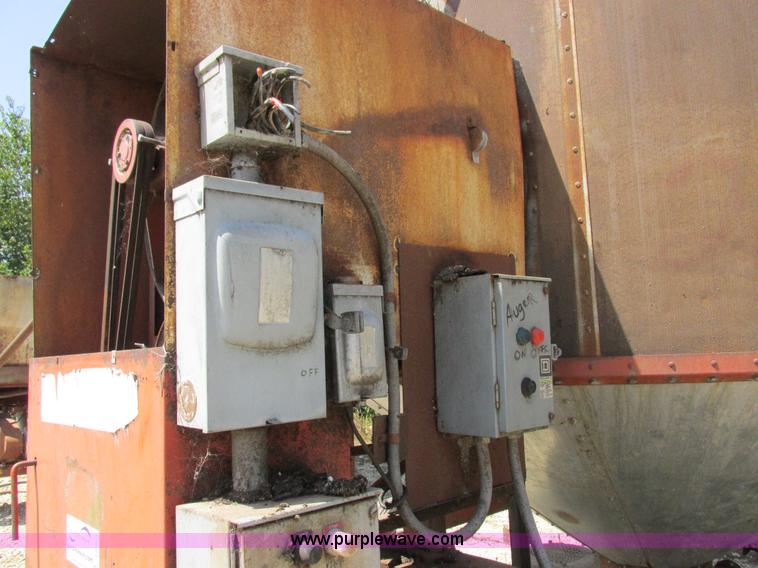 image for item I8965 G&T 570 grain dryer