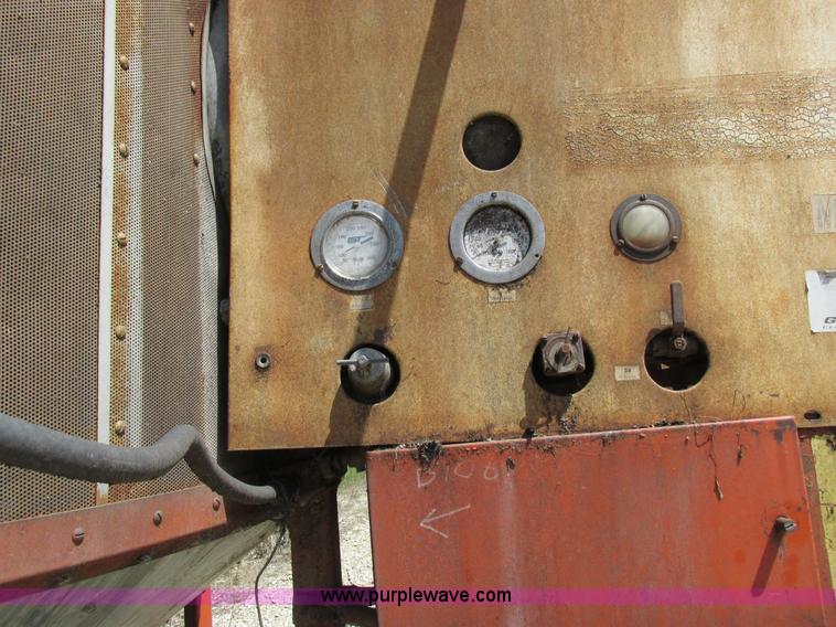 image for item I8965 G&T 570 grain dryer