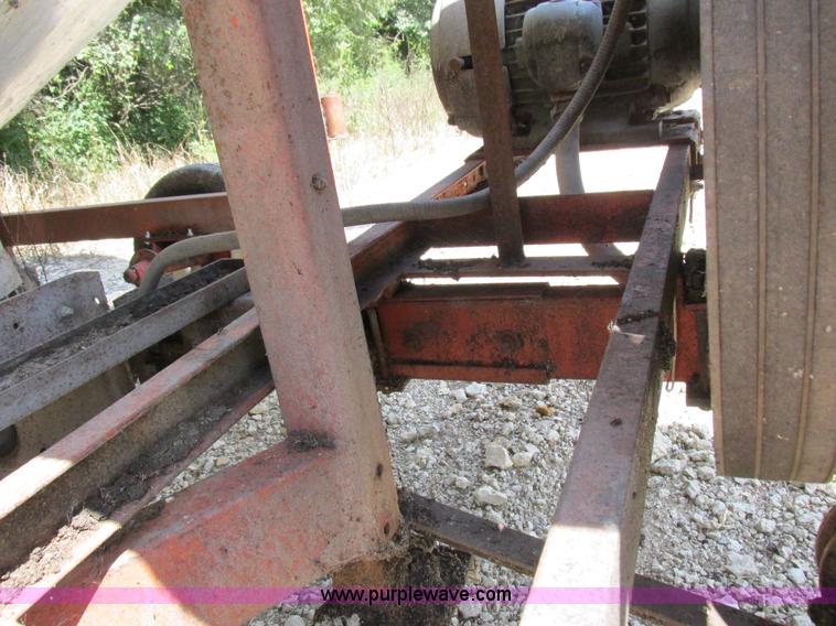 image for item I8965 G&T 570 grain dryer