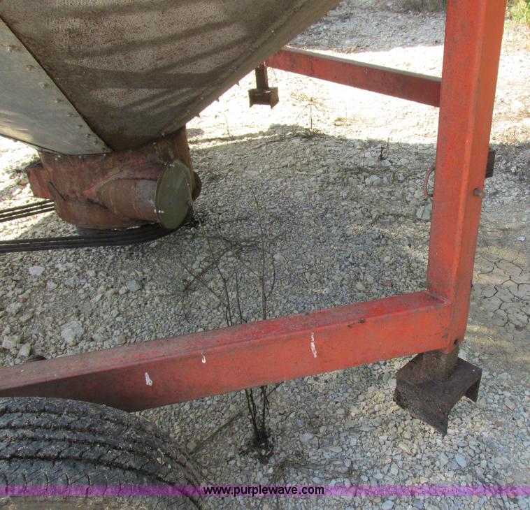 image for item I8965 G&T 570 grain dryer