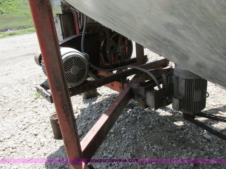 image for item I8965 G&T 570 grain dryer