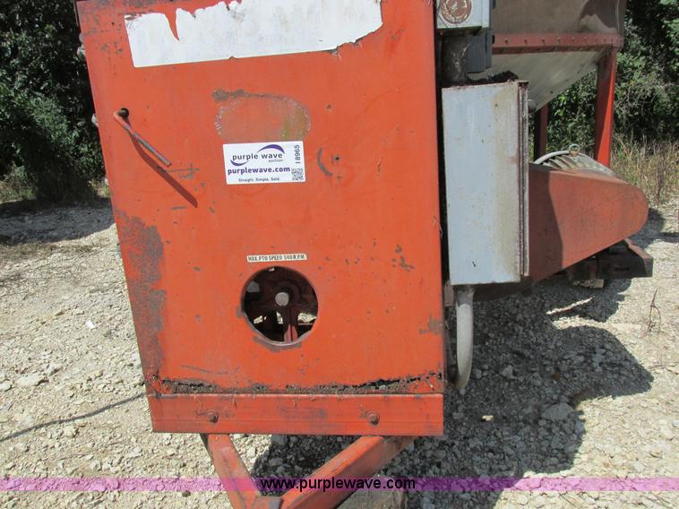 image for item I8965 G&T 570 grain dryer